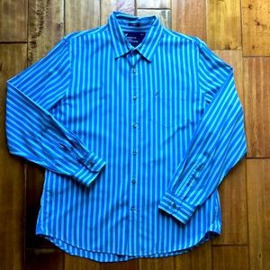 American Eagle Button Up